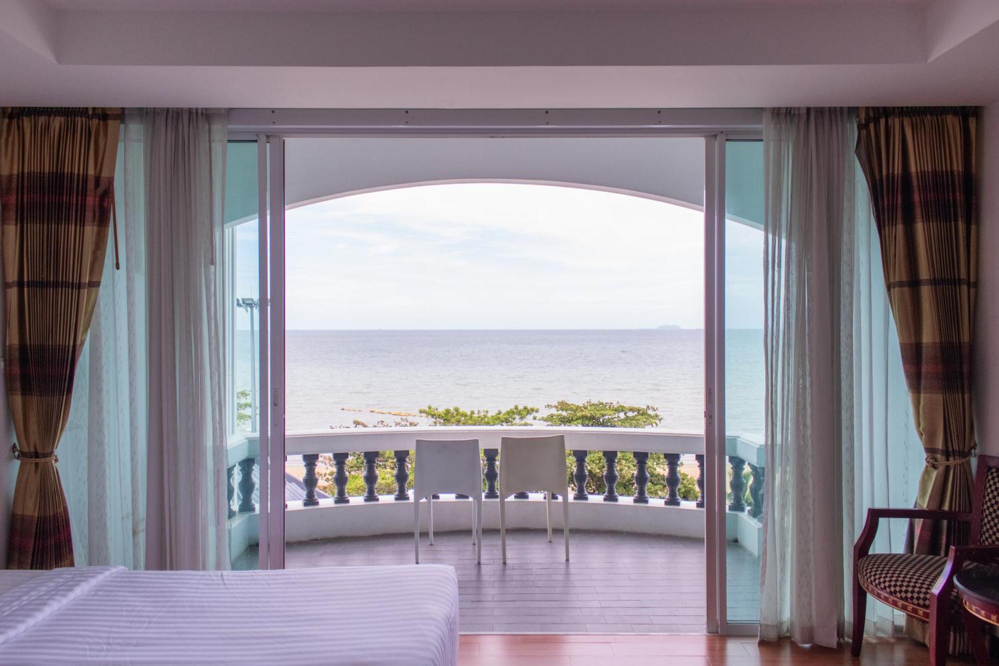 Jomtien Hisotel Exterior foto